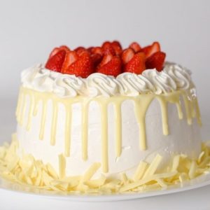 Torta Ninho com Morango