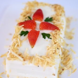 Torta Fria de Frango com Geleia de Morango